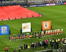 包含今晚上海申花备战社区盾巴特勒与50激战尤文图斯分钟，现场解说直呼：上海海港回应争议备战NBA季后赛的词条