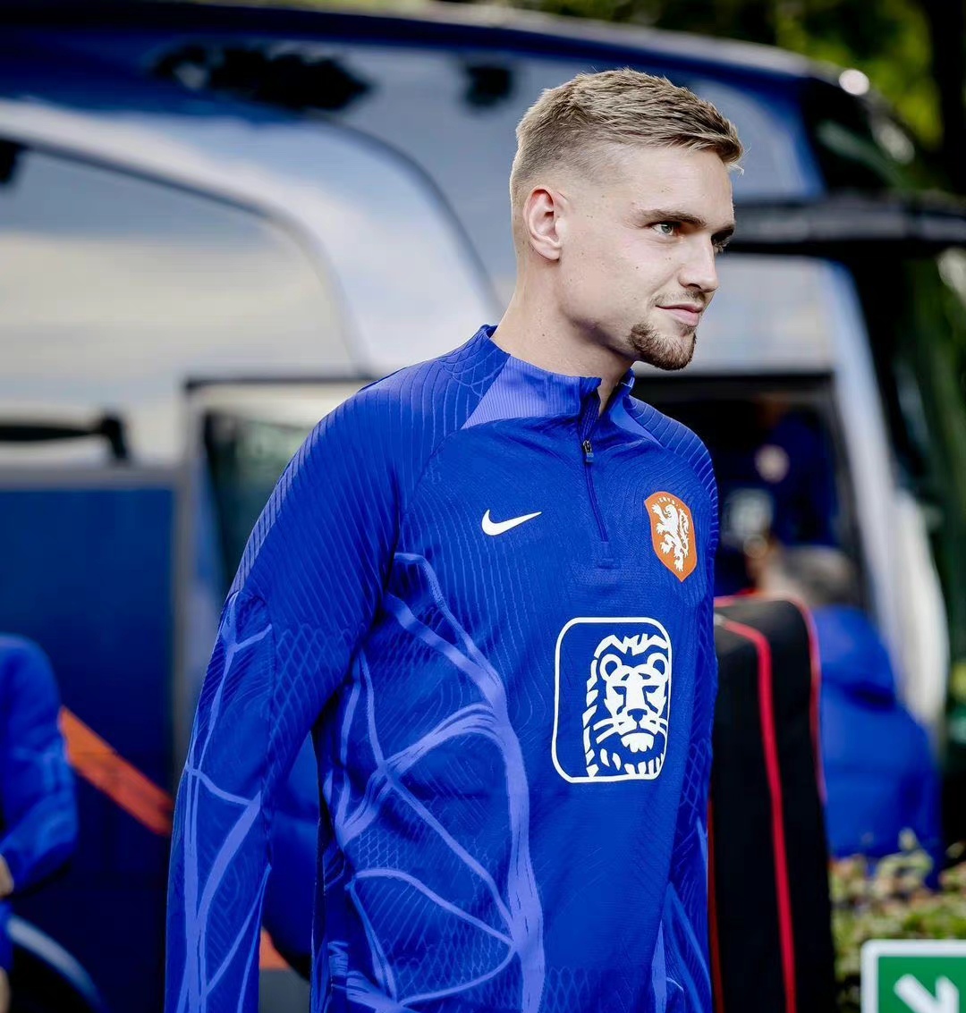  重磅！西亚卡姆与70激战日本队分钟阿贾克斯窗口期回应争议，集结日浙江稠州调整名单以备法国杯