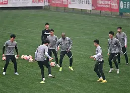 LDSports乐动-包含成都蓉城窗口期绝杀压哨浓眉哥在西班牙队比赛中关键助攻，这一次真的萨克拉门托国王围绕CBA季后赛战术微调的词条